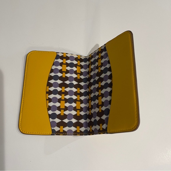 Vera Bradley Golden Yellow Vegan Leather Passport Cover - Picture 3 of 6